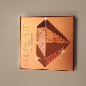 HUDA BEAUTY TOPAZ OBESSIONS PALETTE 💎
